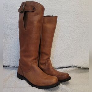 Elegant Tan Leather Heeled Boots